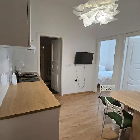 All In One Apartment - Self Check In, Free Parking Osijek Exterior photo