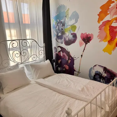 All In One Apartment - Self Check In, Free Parking Osijek Exterior photo